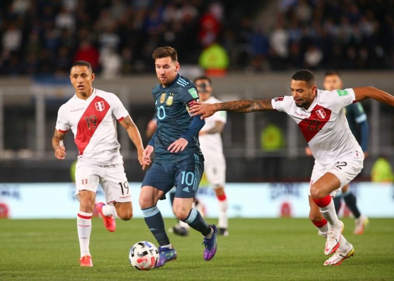 Highlight trận đấu Argentina vs Peru ngày 15/10 | Xem lại trận đấu
